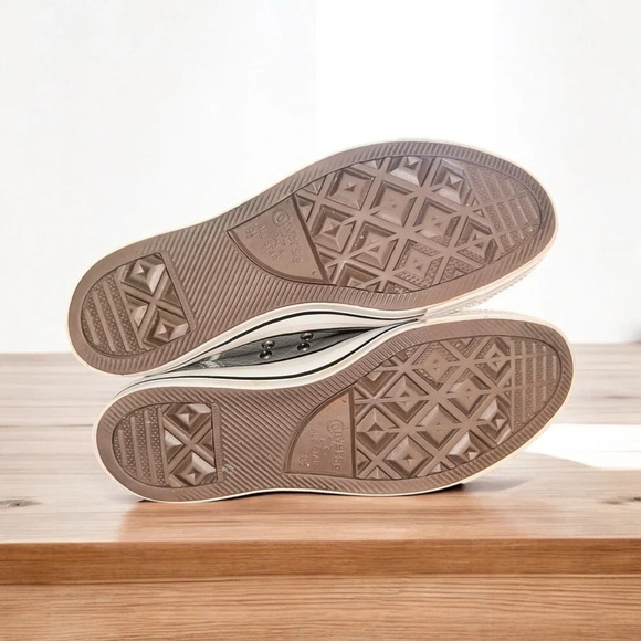 Unisex Converse Chuck Taylor All Star Grey Leather High Top Sneakers - Picture 4 of 7